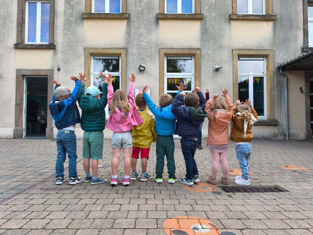 A image that shows a mountain range 